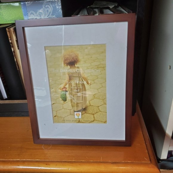 Dennis Daniels Matted 5"x7" Photo with 8"x10" Walnut (W41) Wood Frame #W6205WN - Picture 4 of 4